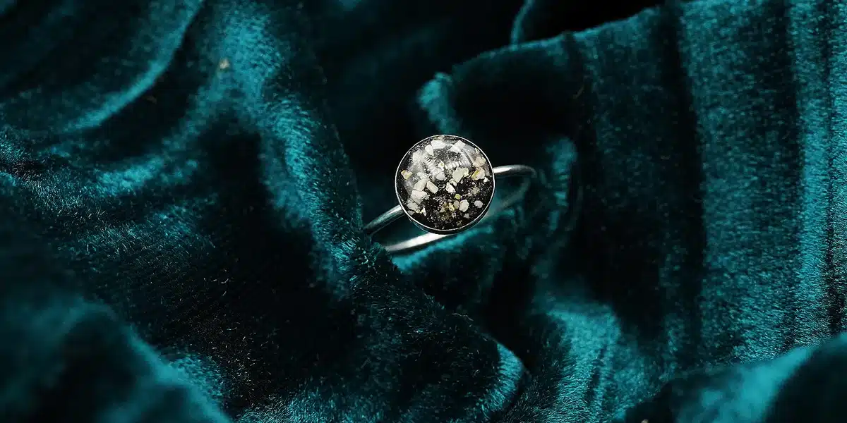 cremation ring