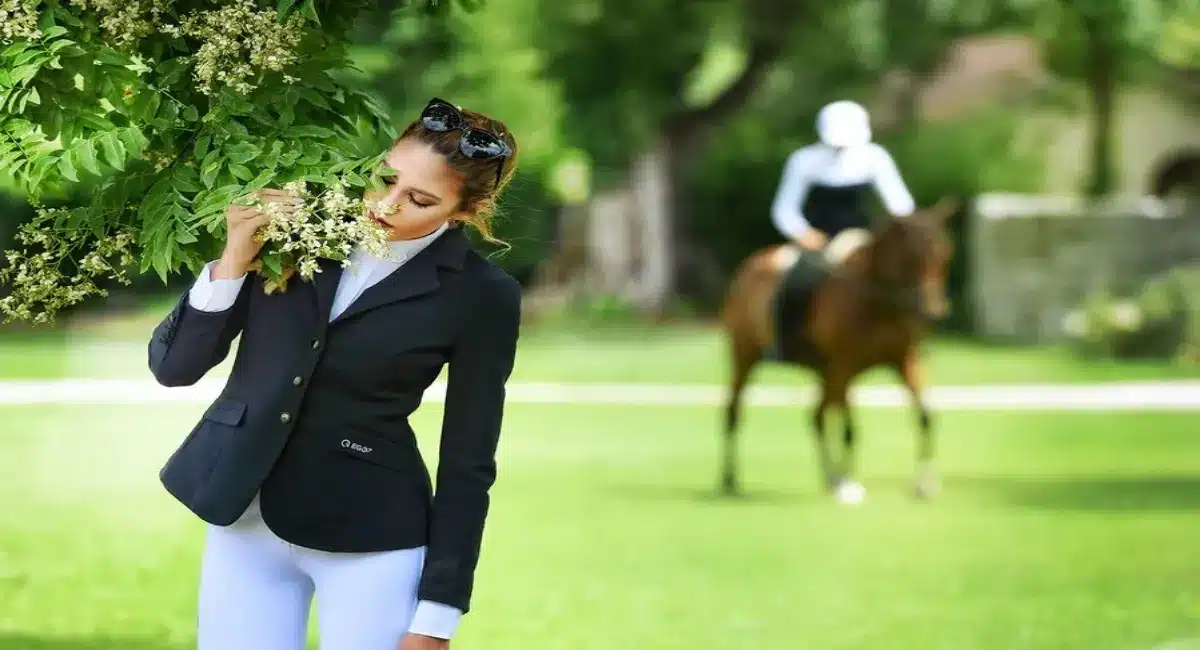 Stay Dry, Achieving Comfort And Style While Riding With Rider Coat 1 rider coat